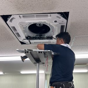 エアコン取替工事　エアコン修理
