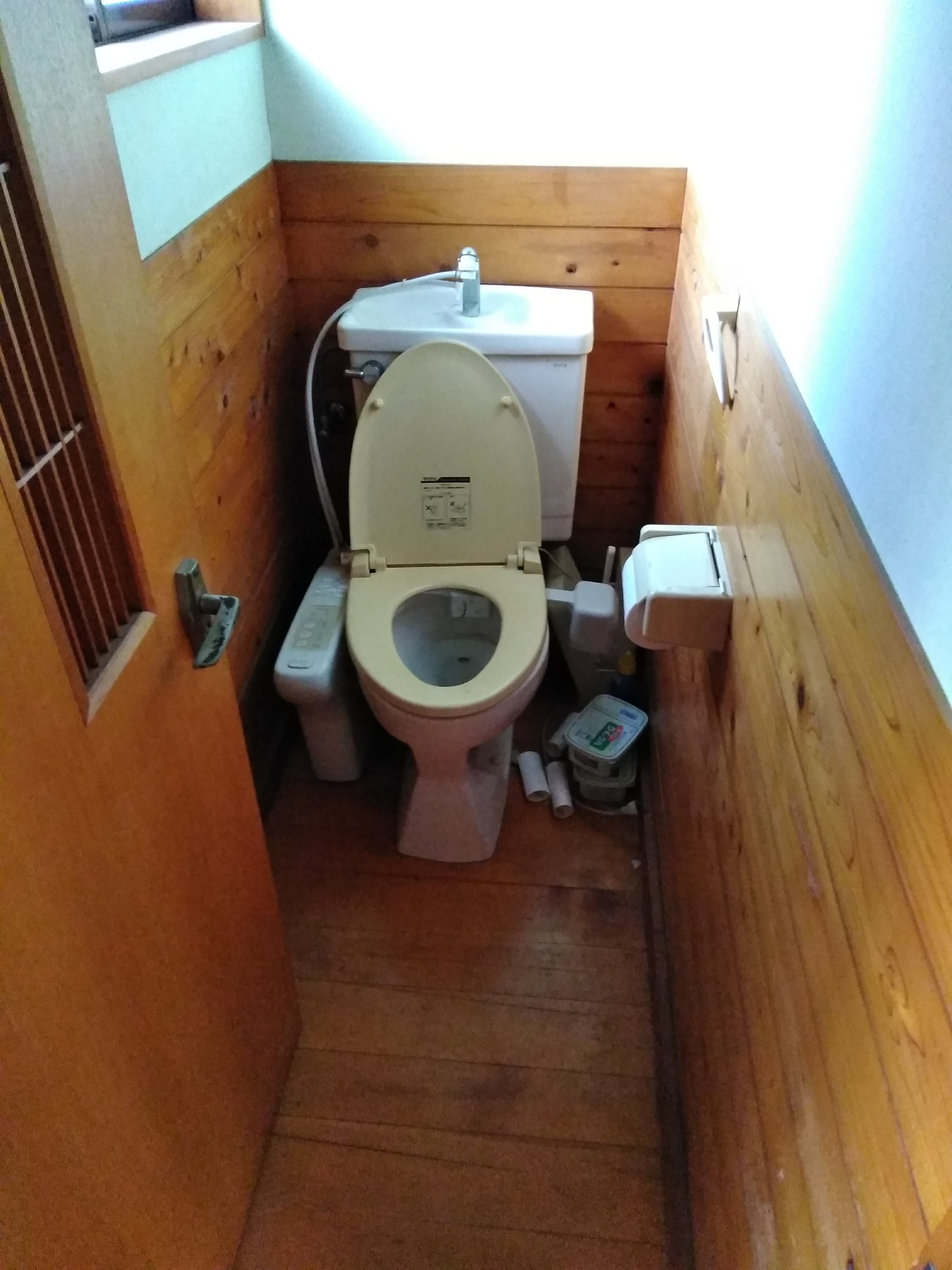 故障した陶器のトイレと温水便座 アラウーノへ交換 施工事例 株式会社 和田電機 ワダデンキ